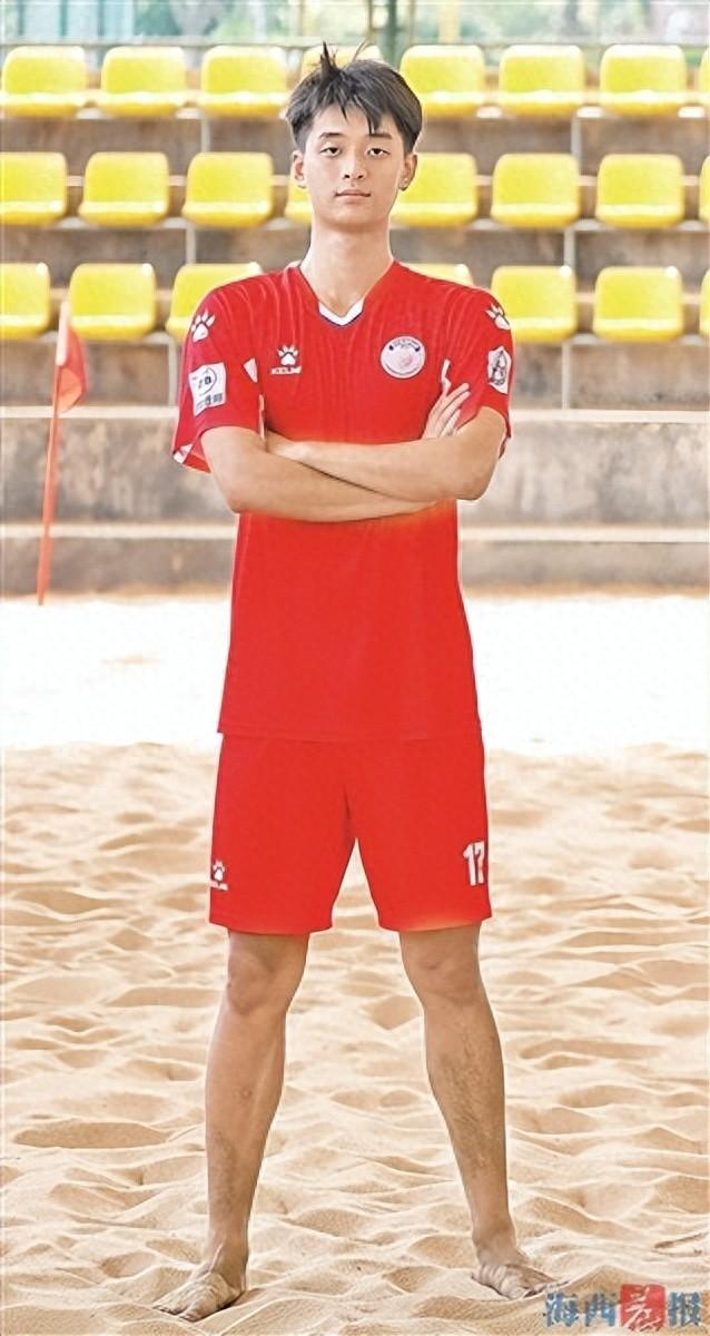 足球直播免费观看在线-沙足国字号新人是个厦门小伙|足球|张圣晨|沙滩足球|北京体育大学|足球队_新浪新闻